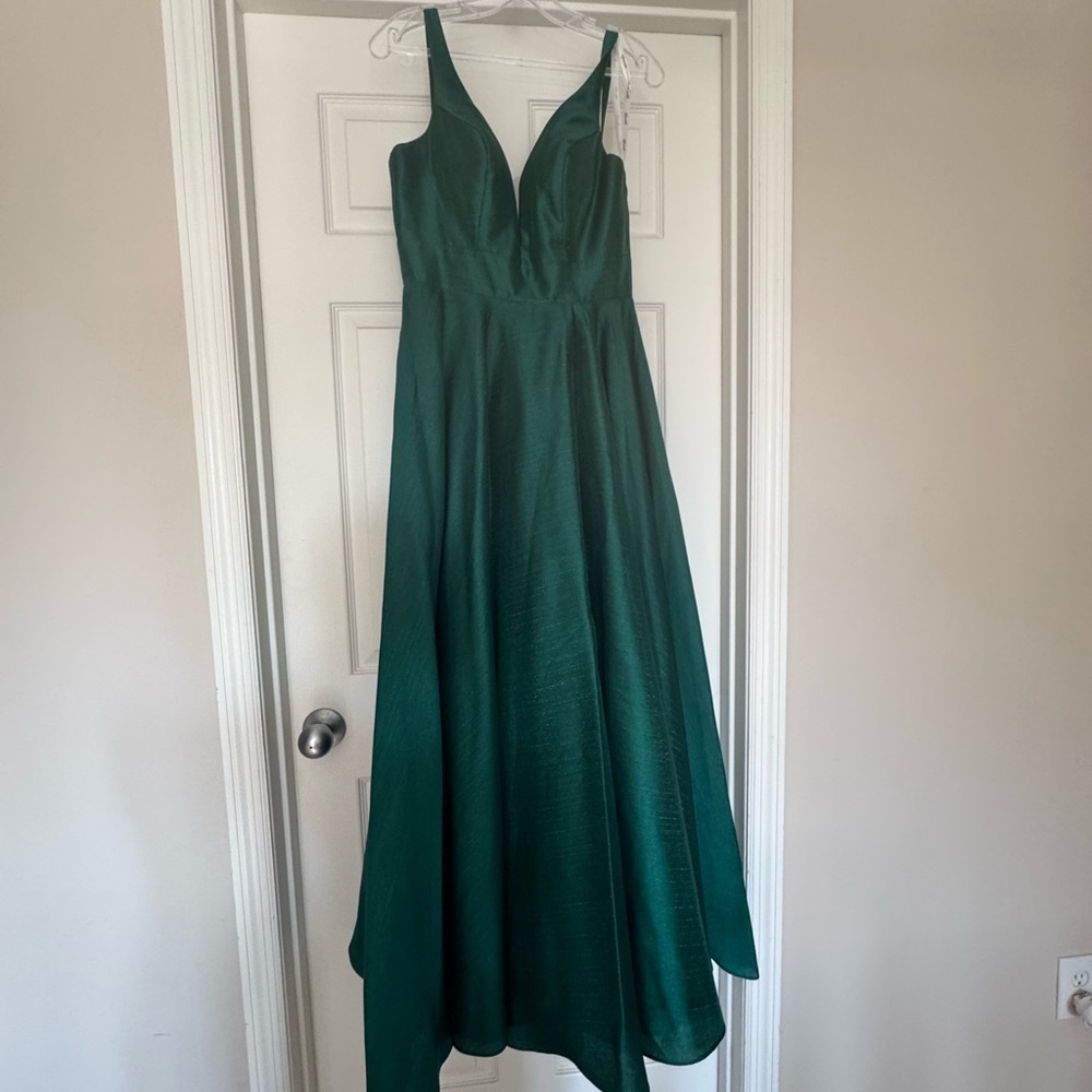 Sparkle Prom Emerald Green Gown – Size 6 (Altered